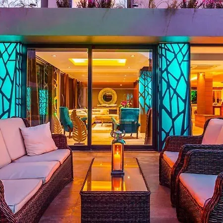 Vilă Sleeps 6 With Pool Air Con And Wifi Ovacık
