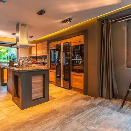 Vilă Sleeps 6 With Pool Air Con And Wifi Ovacık
