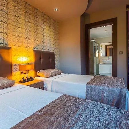 Vilă Sleeps 6 With Pool Air Con And Wifi